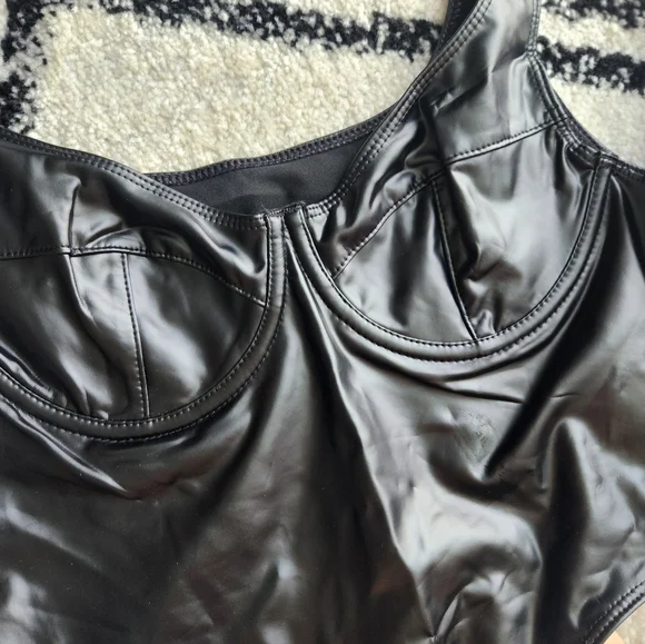 SHEIN Glossy Black Top - Picture 5 of 8